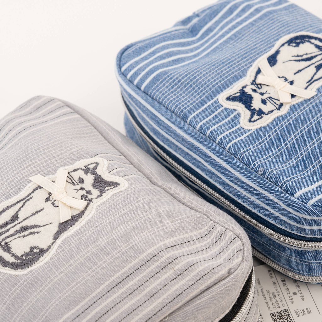 Kusuguru Japan Embroidered "Bowtie Cat" Multi-Dual Zi Pouch