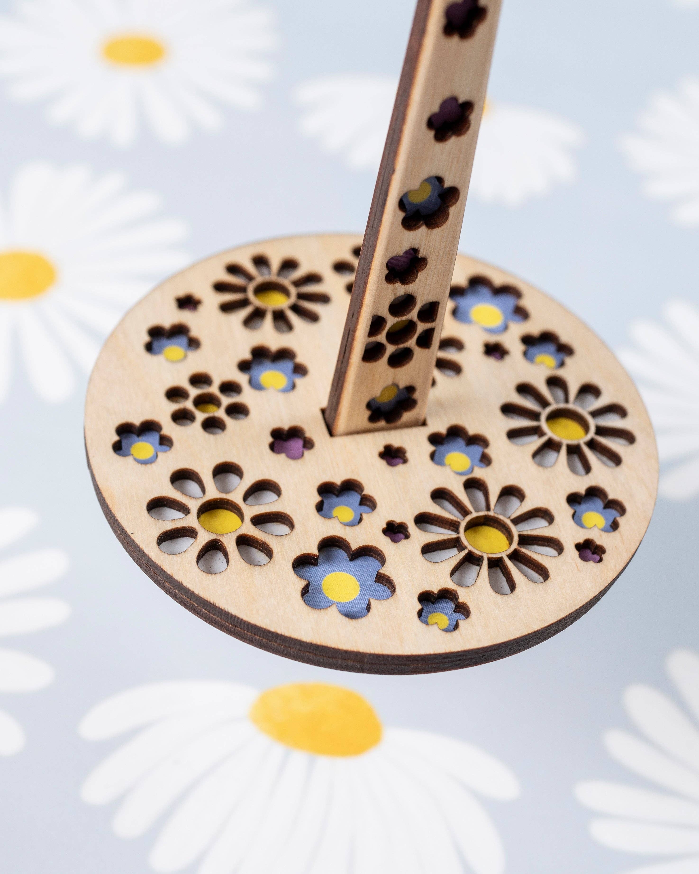 Lemonwood mini minder - Coming Up Daisies