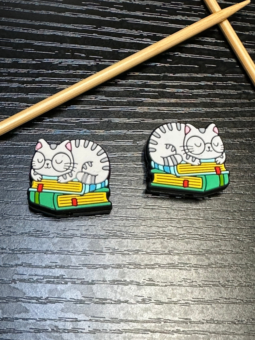 Book kitty cat Stitch Stoppers