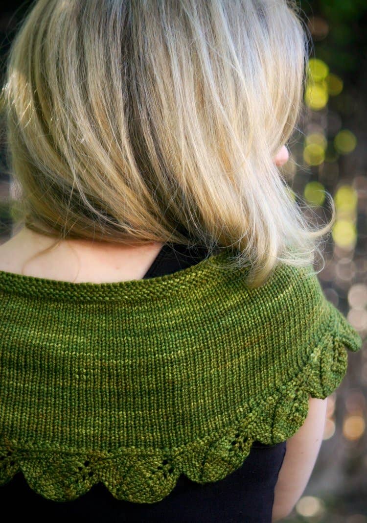 Cedar Leaf Shawlette Knitting Pattern