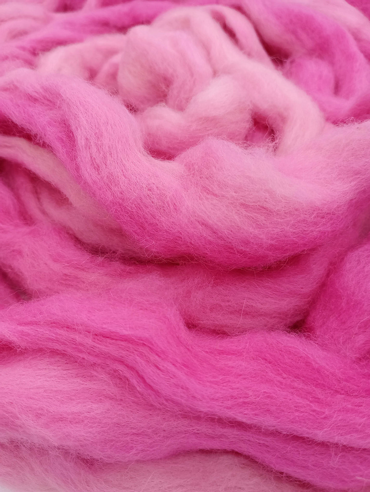 HM Lloyd Kent Romney Hand Dyed Roving - 100 g. braids - Pinks Pink
