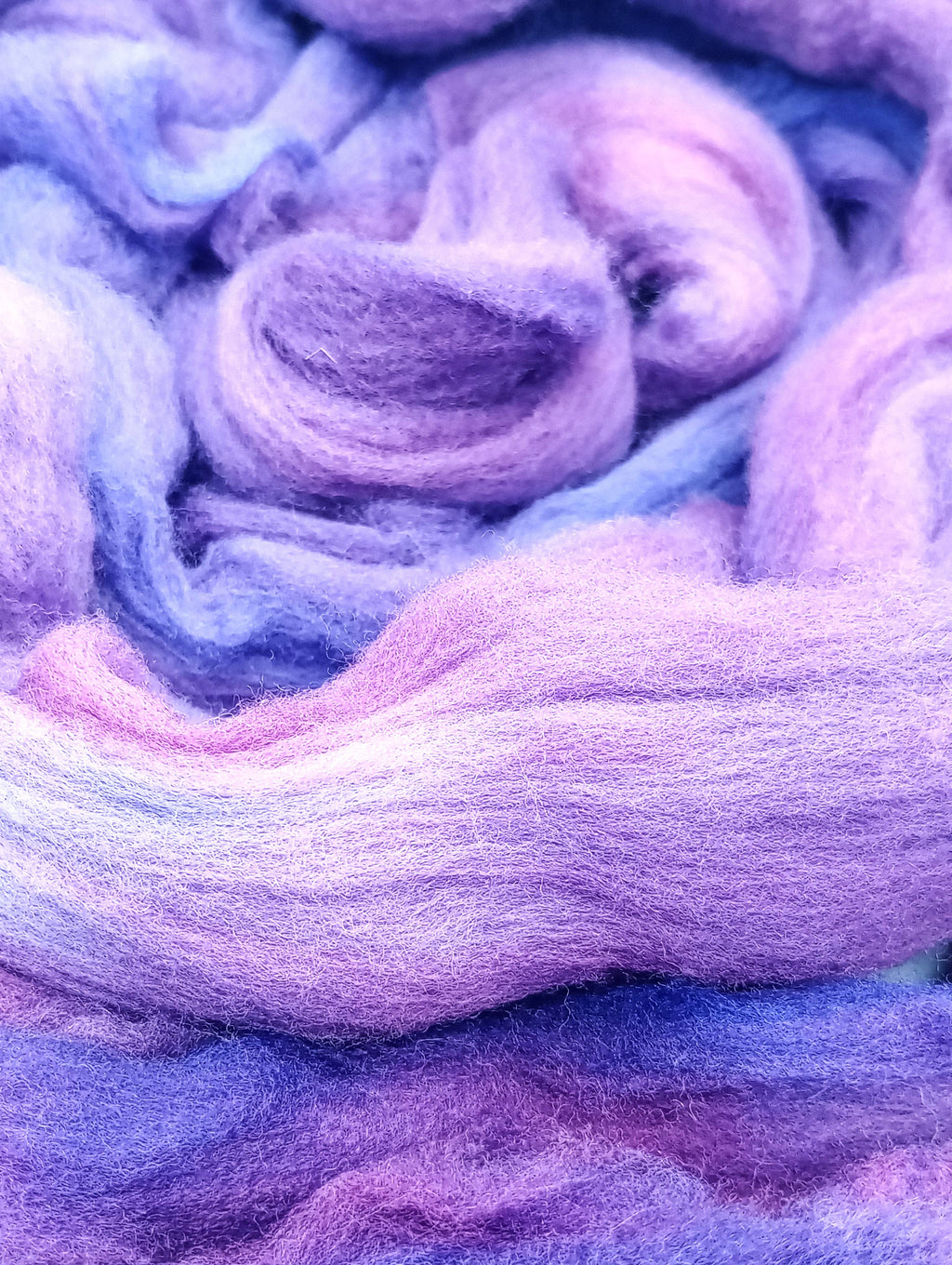 HM Lloyd Merino Hand Dyed Roving - 100 g. braids - Deep Purple 100