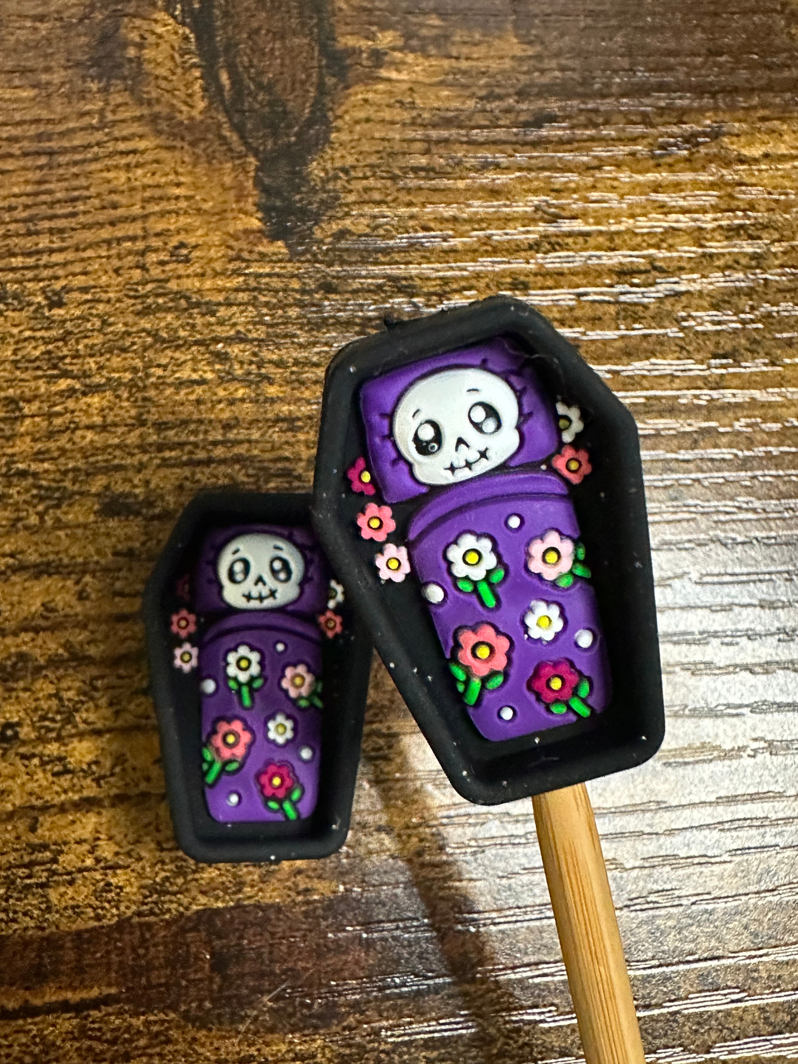 Sleepy skeleton stitch stoppers