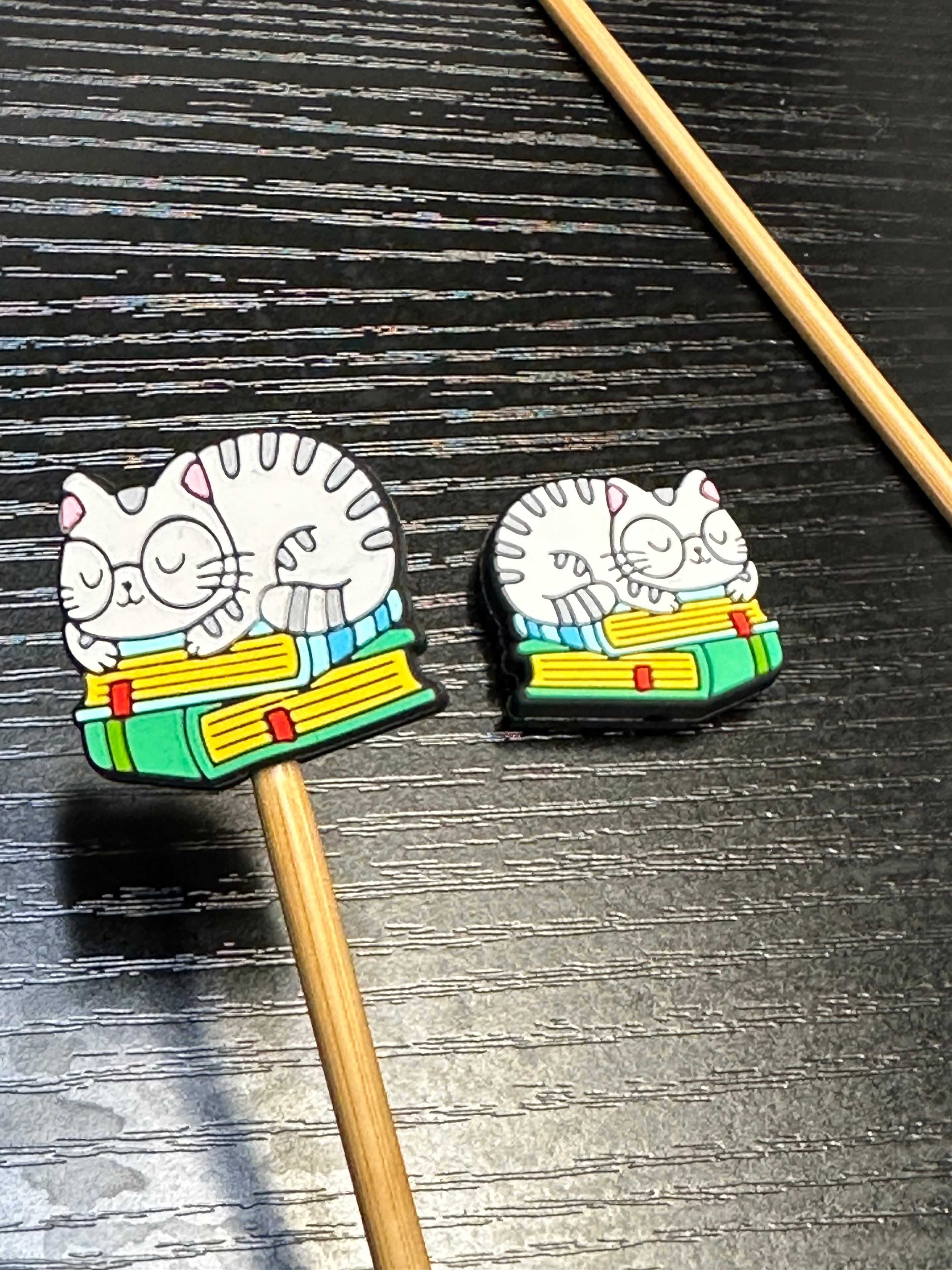 Book kitty cat Stitch Stoppers