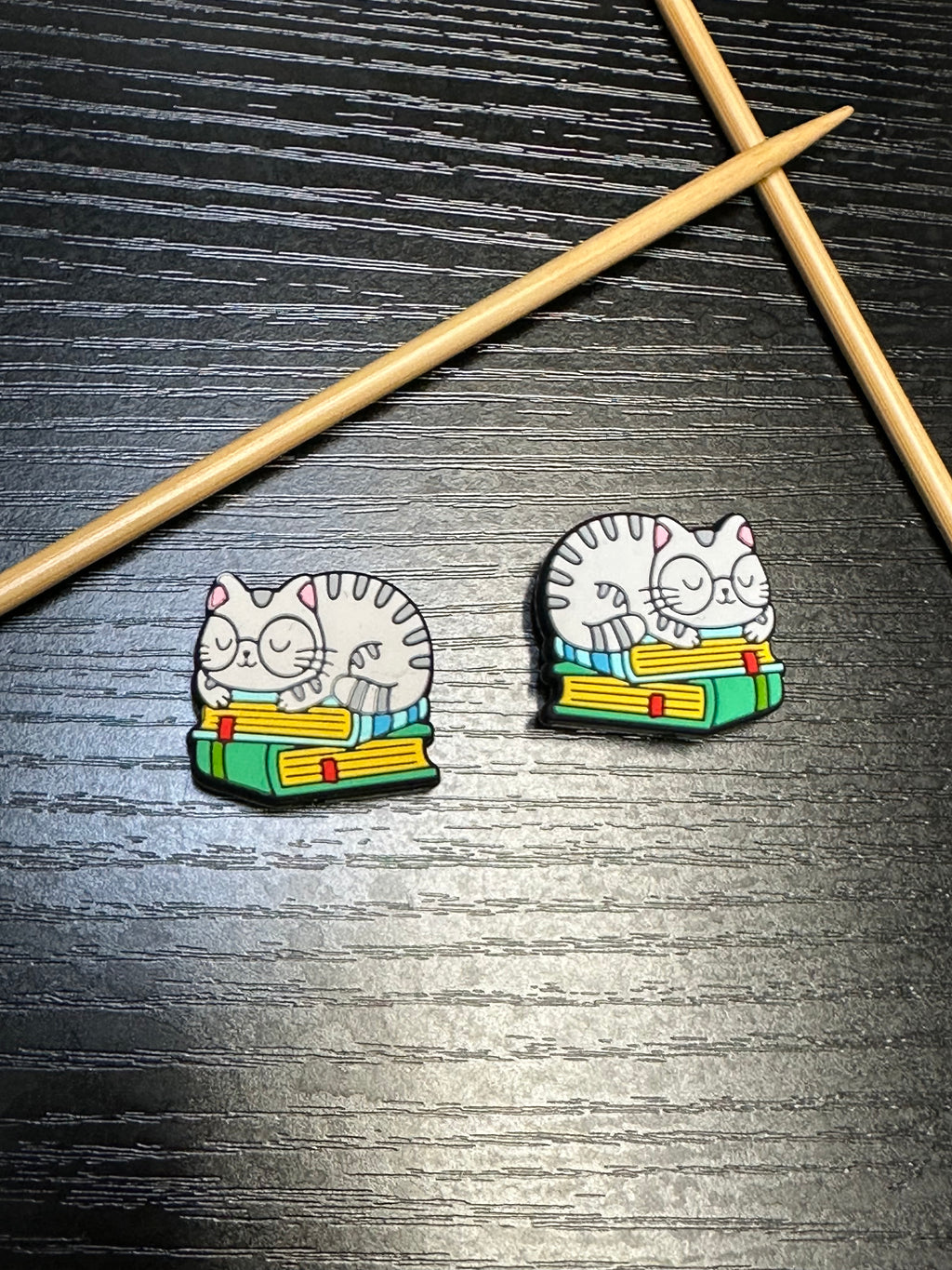 Book kitty cat Stitch Stoppers