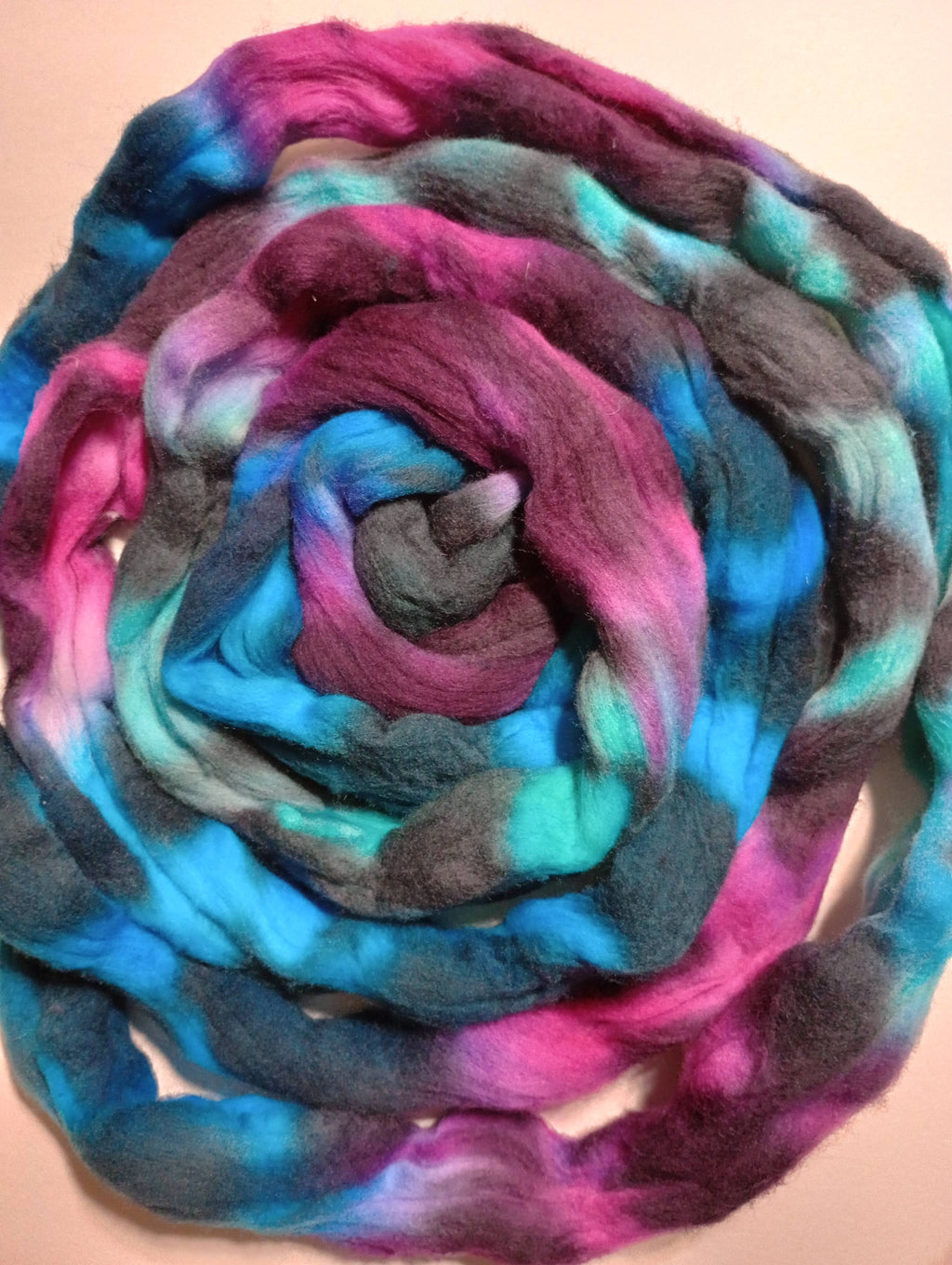 HM Lloyd Merino Hand Dyed Roving - 100 g. braids - Pavilion Lights