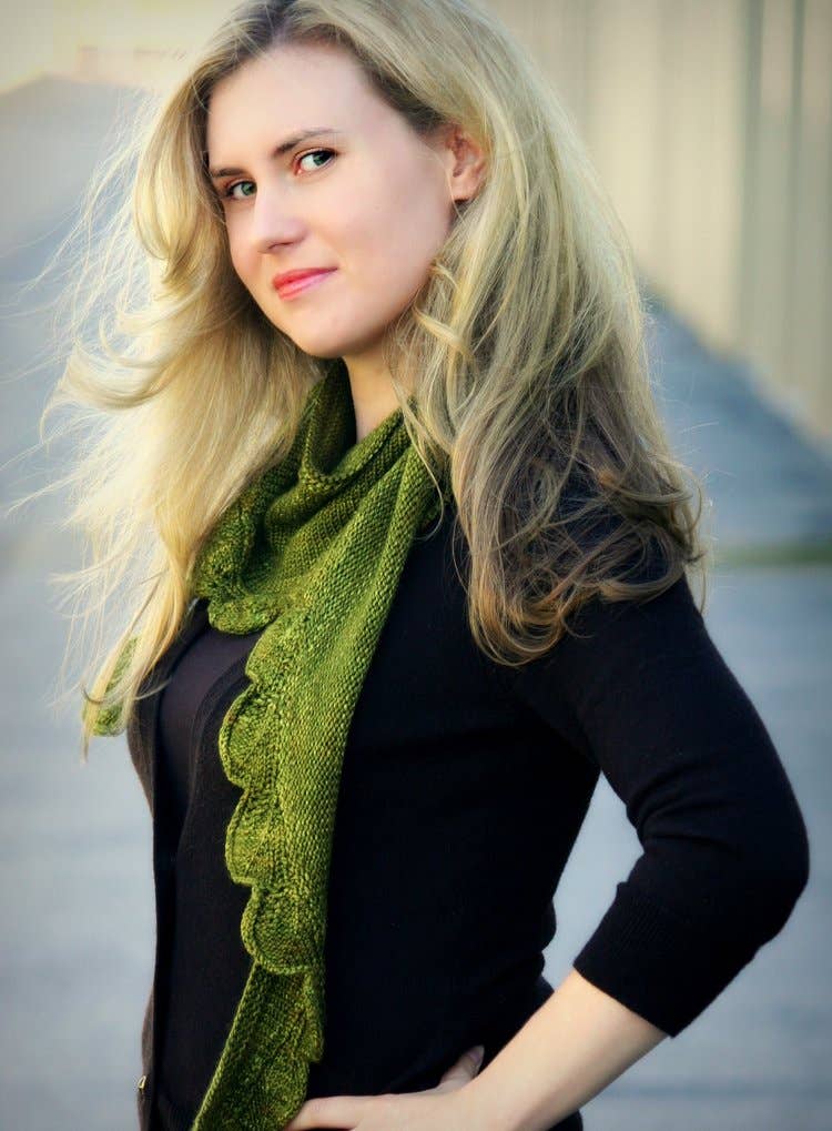 Cedar Leaf Shawlette Knitting Pattern