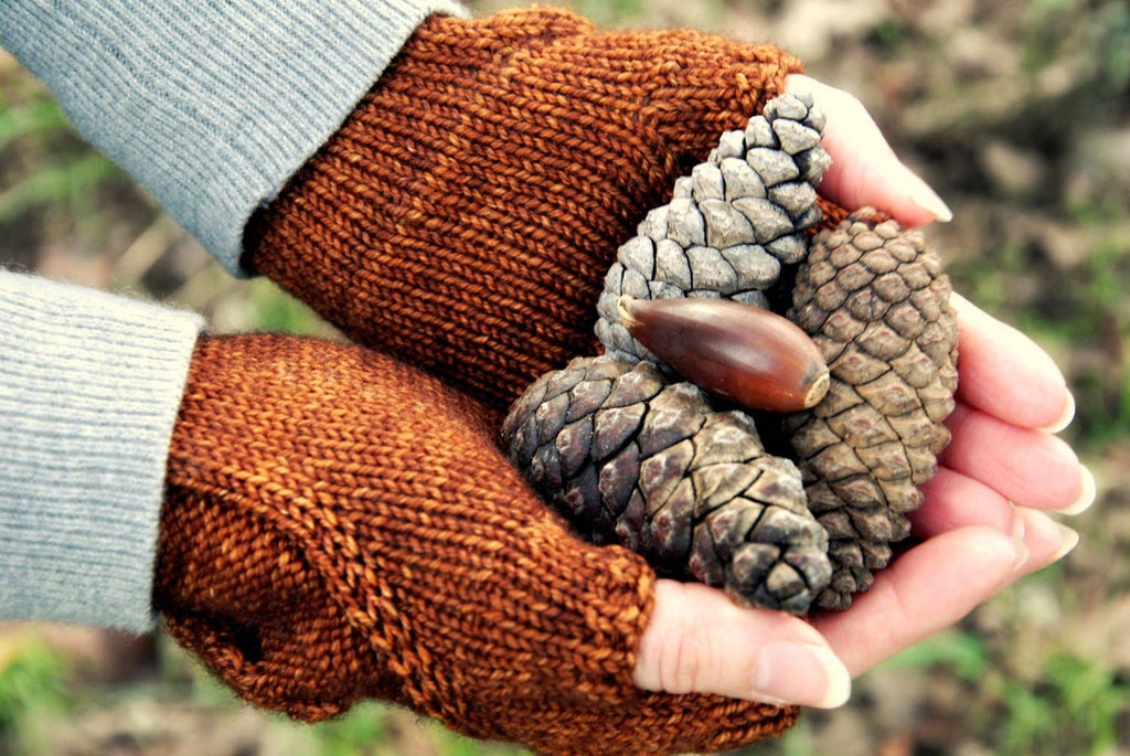 Oak Grove Mitts Knitting Pattern